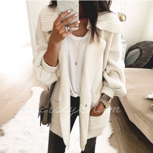 Sweaters - Ivory Ribbed Sleeve Collared Button Up Cardigan